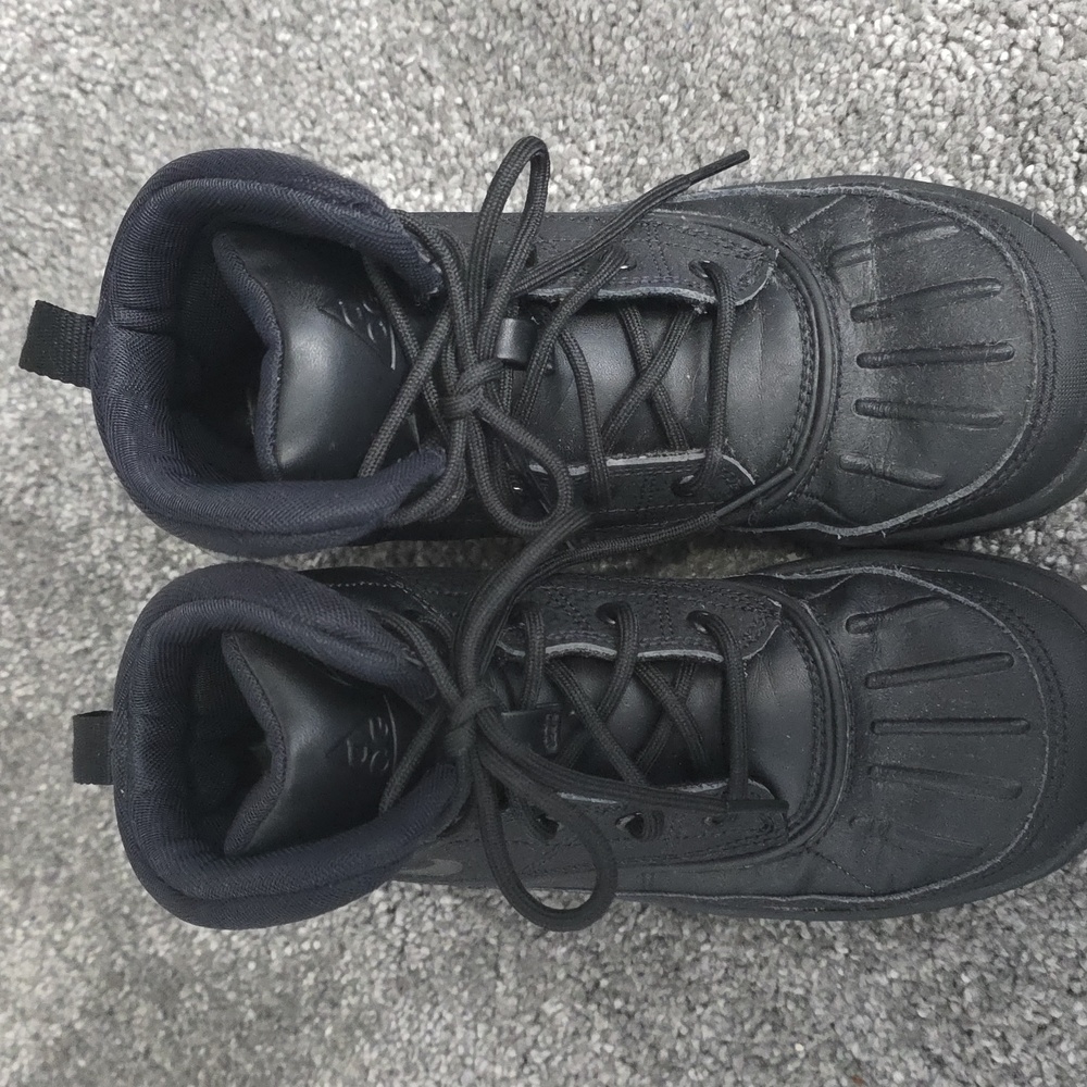 Nike Kids Black ACG Boots - Picture 7 of 7